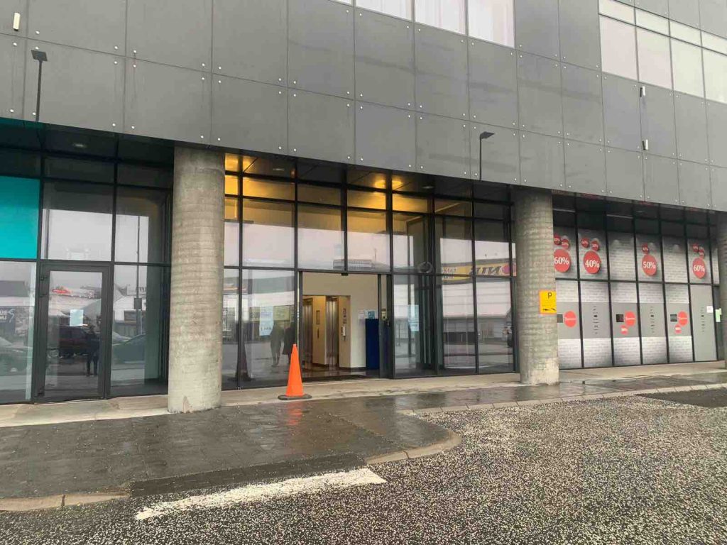 testing building for coronavirus in Iceland